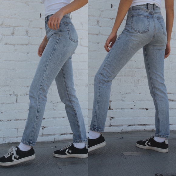 ❌❌SOLD❌❌ Brandy Melville Jane Light Wash Jeans - Picture 5 of 8
